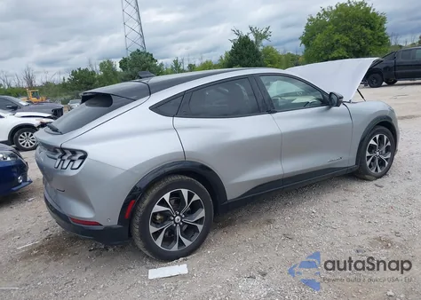 2021 Ford Mustang Mach-E Premium z USA, uszkodzony, nr VIN 3FMTK3SU8MMA09097